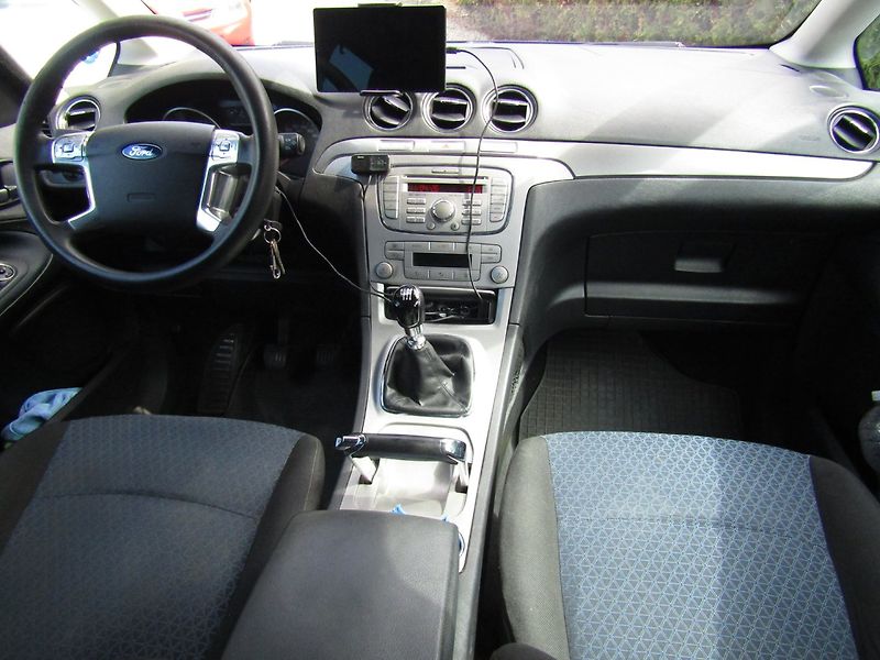 Ford Galaxy (2007) 2.0 TDCi 96kW - fotka 15 z 34