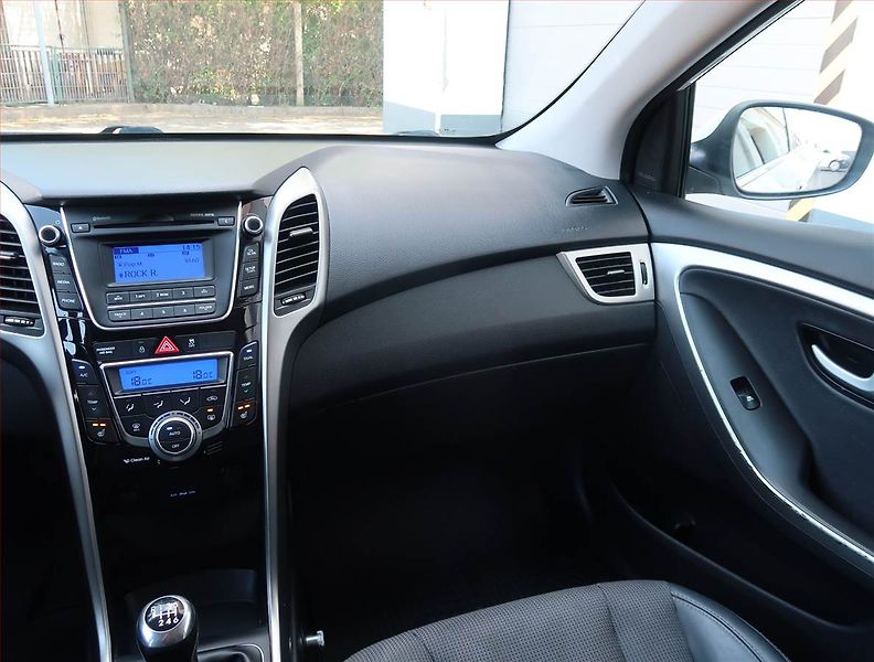 Hyundai i30 (2014) 1.6 GDI, Serv.kniha, Tempomat - fotka 8 z 21