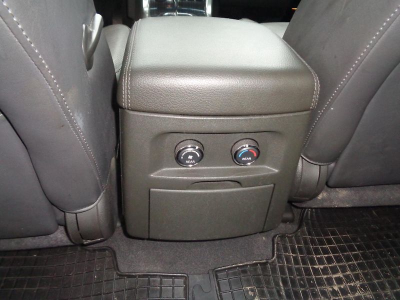 Nissan Pathfinder 3,0 - fotka 7 z 16
