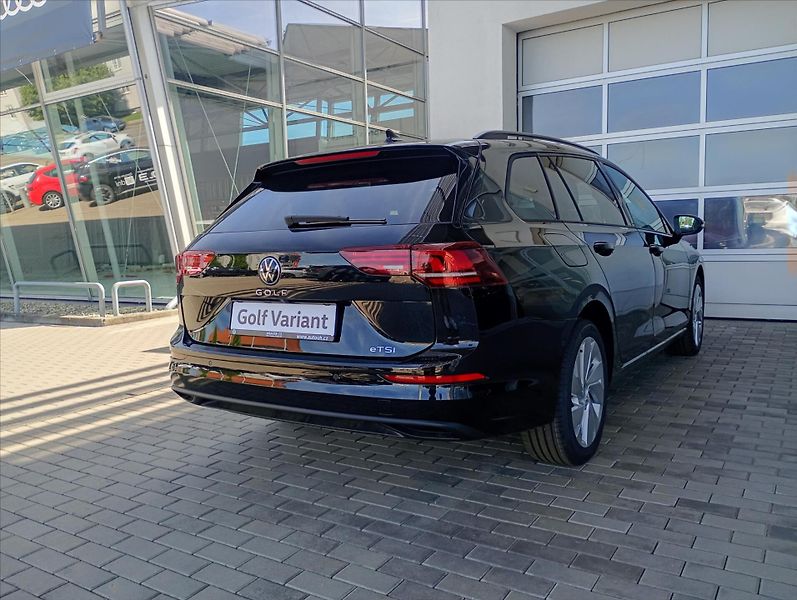 Volkswagen Golf Variant (2026) 1,5 eTSI 7DSG mHEV  People - fotka 5 z 16