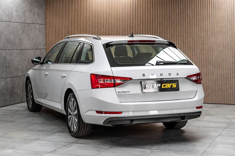 Škoda Superb 2.0 TDI REZERVACE - fotka 4 z 43