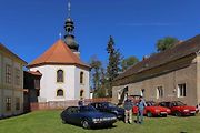 Jarní koulení - sraz automobilů a příznivců značky Citroën na zámku ve Svojšíně na Tachovsku.