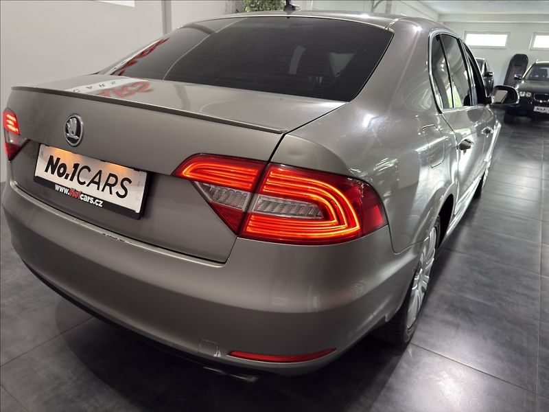 Škoda Superb 3,6   V6 260HP LAURIN WEBASTO - fotka 31 z 37