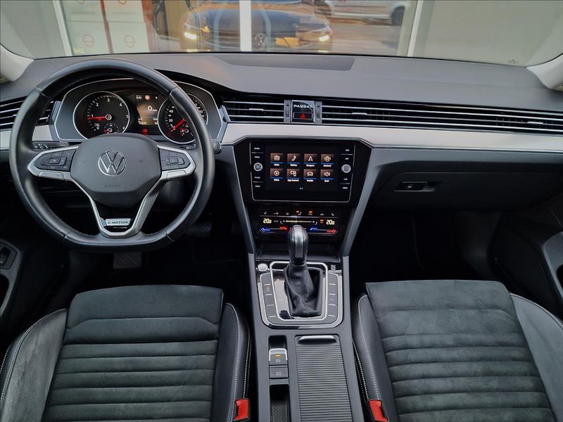 Volkswagen Passat 2.0TDI 147kW 4MOTION DSG Eleg - fotka 24 z 50