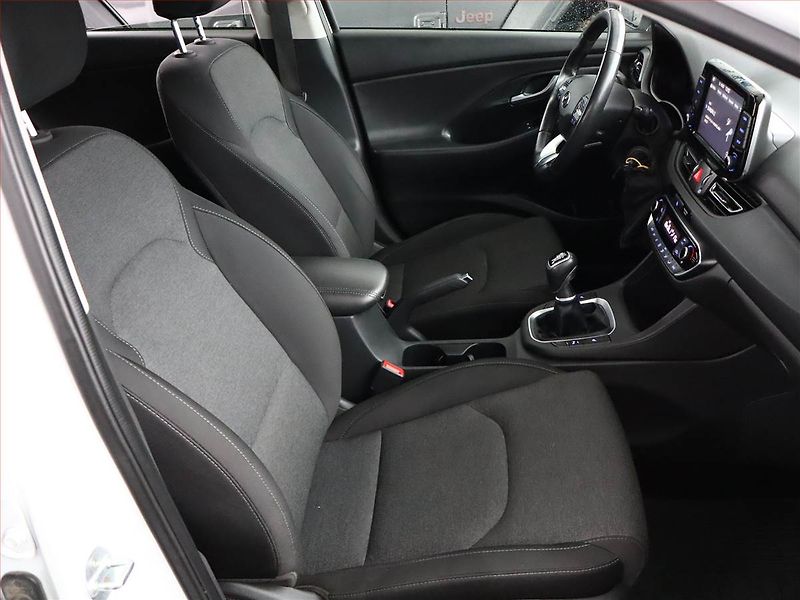 Hyundai i30 (2022) 1.6 CRDi, Serv.kniha, Tempomat - fotka 7 z 17