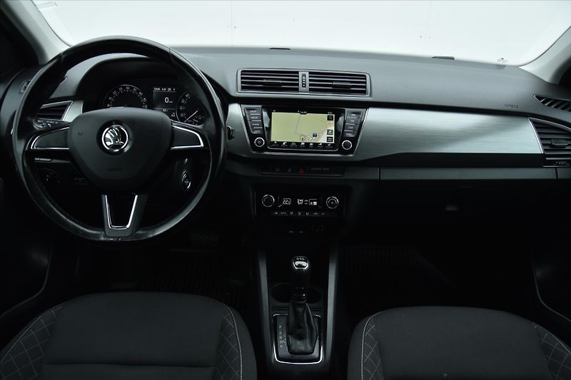 Škoda Fabia 1.4 TDI 66kW DSG AMBITION ČR - fotka 13 z 23