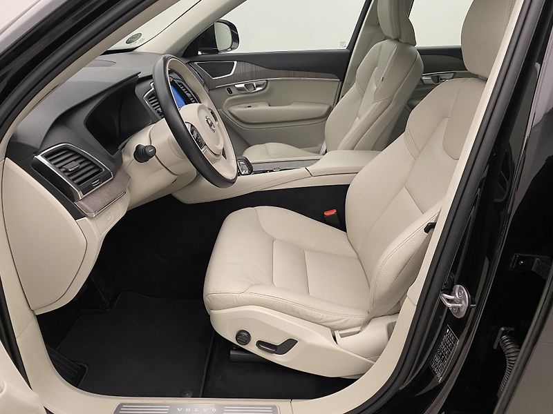 Volvo XC90 B5 AWD CORE AUT CZ 7M - fotka 5 z 63