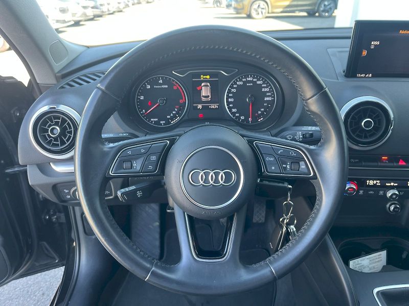 Audi A3 (2017) Nové Sportback Linie Sport 1.6 - fotka 20 z 28
