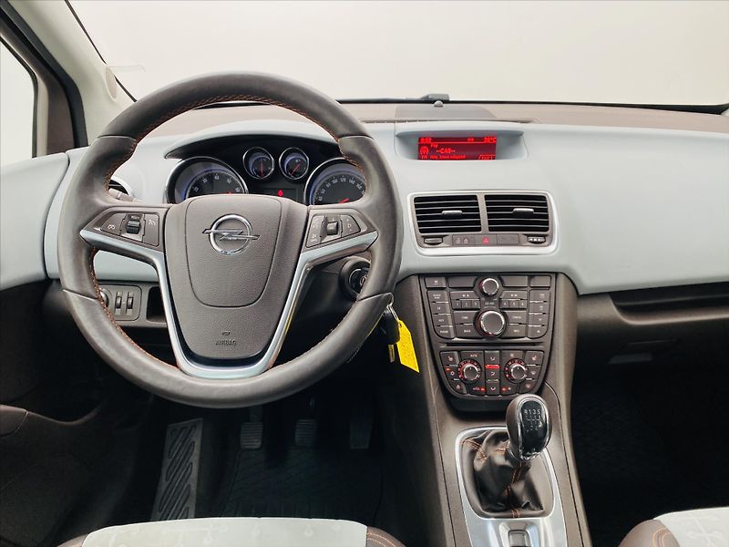 Opel Meriva 1,4 i 74 kW Digi Klima Cosmo - fotka 10 z 24