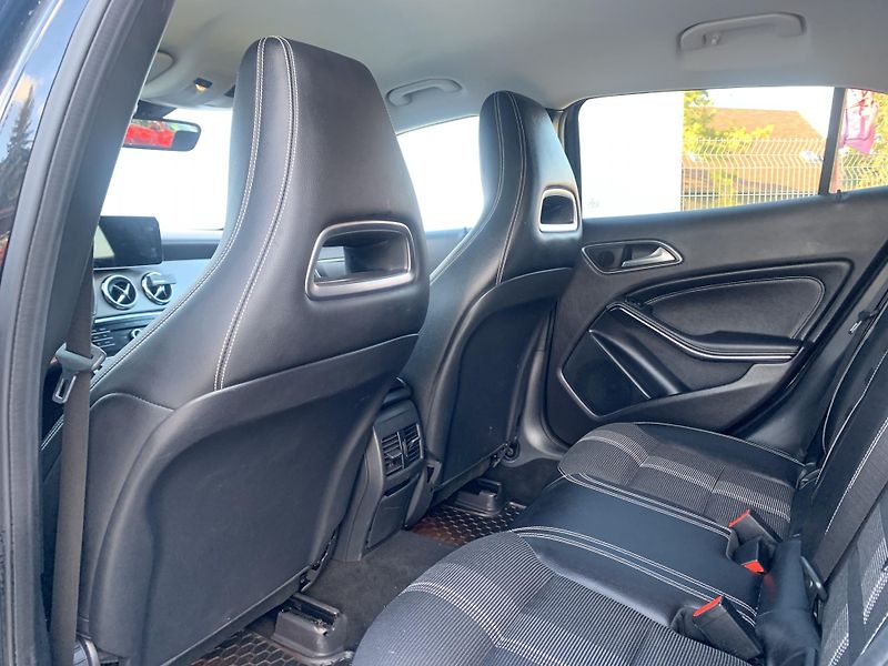 Mercedes-Benz GLA (2019) 220d 4 Matic, ser.knížka - fotka 11 z 30