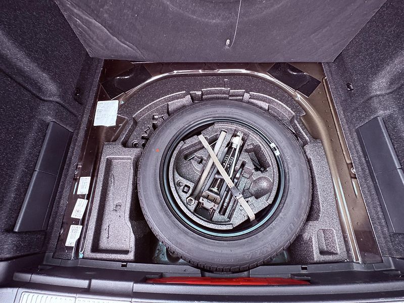 Škoda Superb Combi 1.6 TDI STYLE 88 kW M6F - fotka 26 z 30