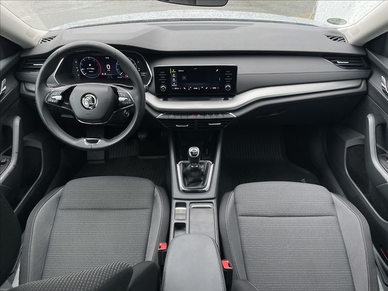 Škoda Octavia 2,0 TDI Combi Ambition Plus - fotka 6 z 23