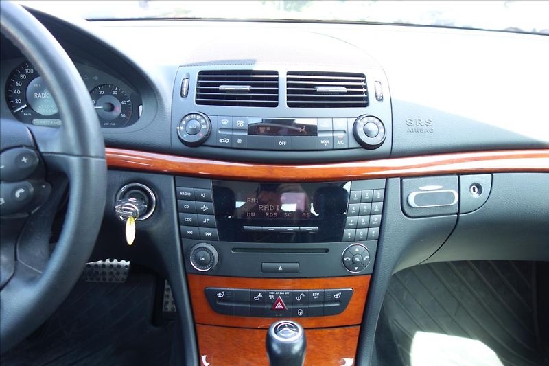 Mercedes-Benz Třídy E 280CDi,ČR,SERV.KN.,4MATIC. - fotka 21 z 48