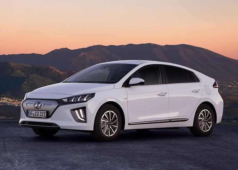 Kia nabízí před Vánoci slevy od 25 až do 70 tisíc korun.