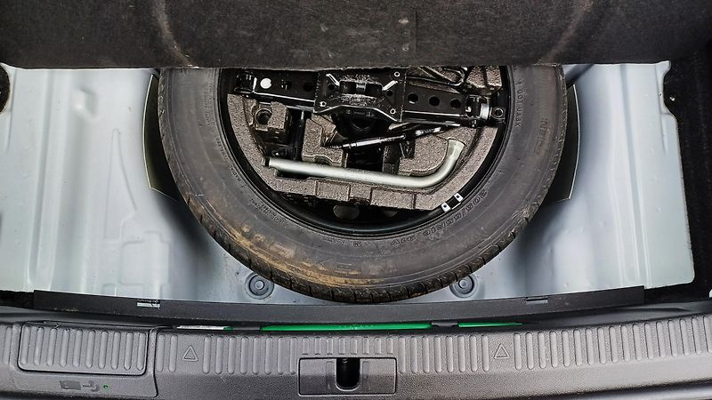 Škoda Superb L&K 147kW TDI 4x4 WEBA-PANO-TZ - fotka 12 z 50