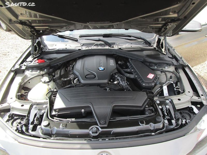 BMW Řada 3 318d-xDrive-4x4-2,0D-110KW-Fac - fotka 40 z 44