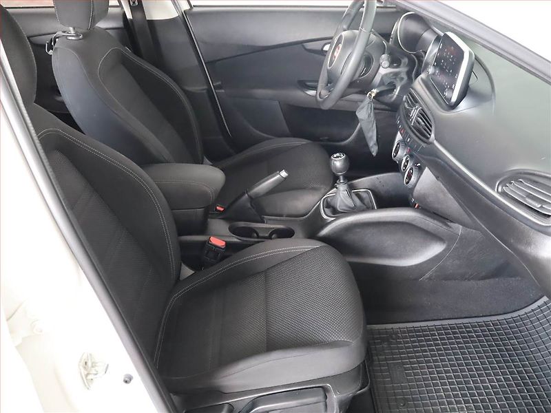 Fiat Tipo (2017) 1.4 T-Jet, Serv.kniha, Navi - fotka 9 z 22