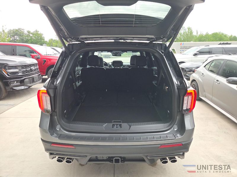 Ford Explorer (2026) 2026 Explorer ST 4x4 - fotka 11 z 15
