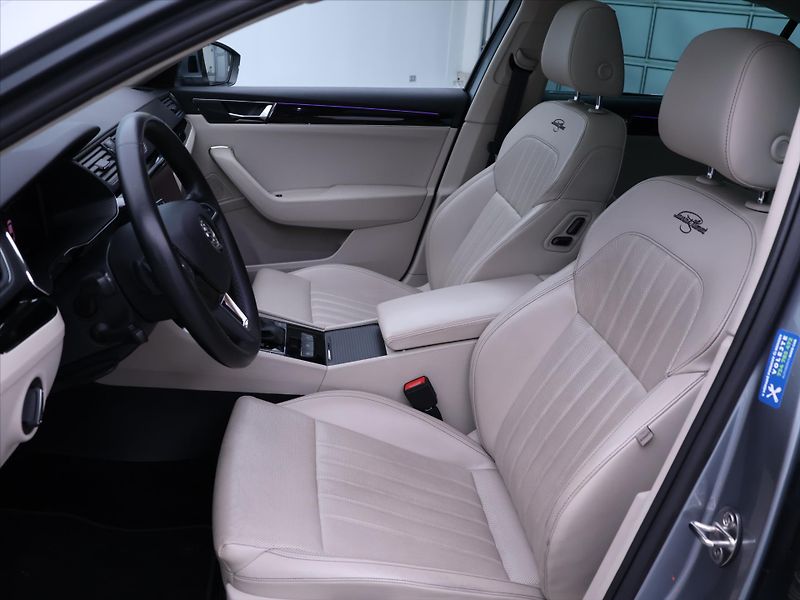 Škoda Superb 2,0 TSI 200kW L&K 4x4 DSG CZ - fotka 10 z 44