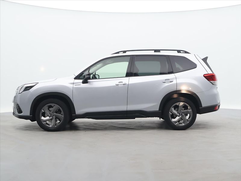 Subaru Forester 2,0 e-BOXER CVT Executive CZ - fotka 4 z 26