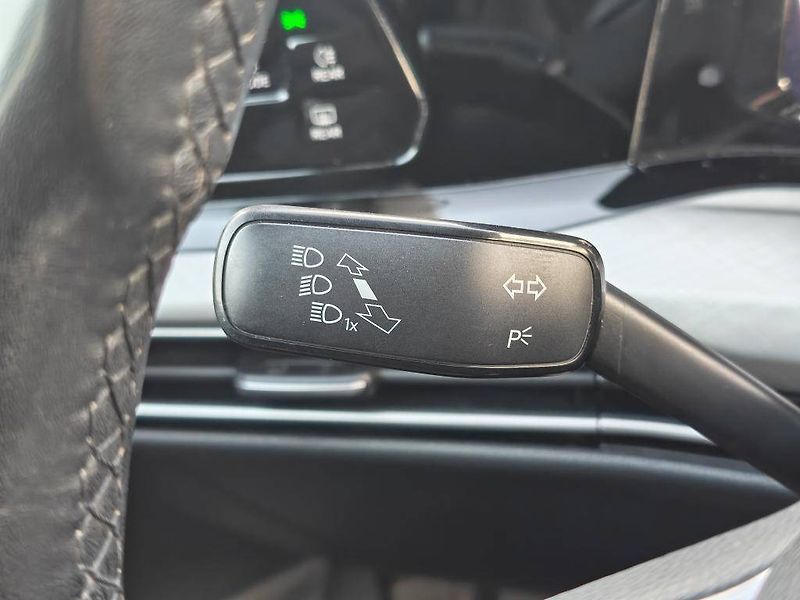 Volkswagen Golf Life 6G 1,5TSi - fotka 13 z 22