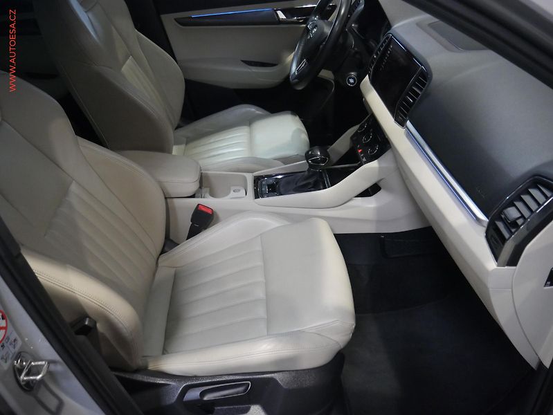 Škoda Karoq (2017) 1.5TSi, ČR, Style, DSG, kůže - fotka 12 z 28