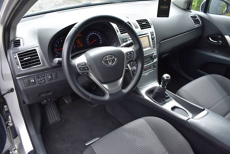 Toyota Avensis 1,8 16V NAVI,1.MAJ,TOP MOTOR - fotka 8 z 17