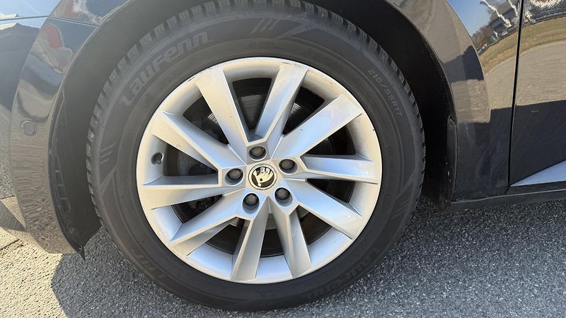 Škoda Superb (2017) 2.0TDI 110KW MANUAL 4X4  - fotka 21 z 25