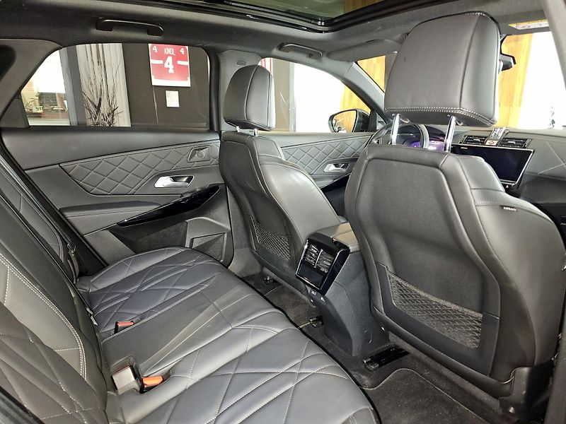 DS Automobiles DS7 Crossback 1.5 BlueHDi 130 EAT8 Rivoli CZ - fotka 14 z 25