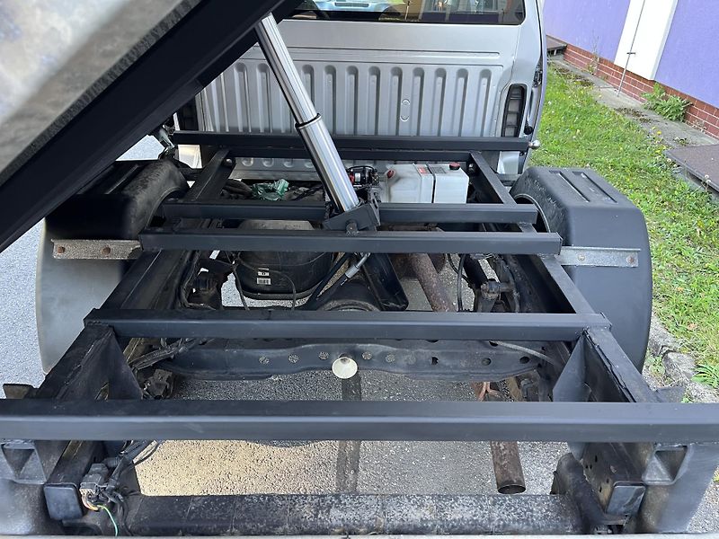 Isuzu D-Max 2,5 TD 4WD 3-stranná sklopka  - fotka 27 z 28