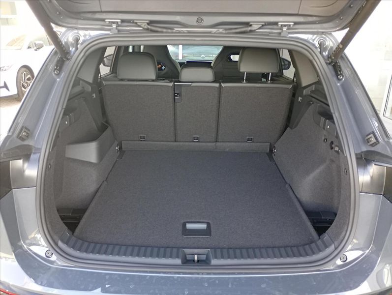 Volkswagen Tayron (2026) 1,5 eTSI 110 kW mHEV  R-Line P - fotka 9 z 18
