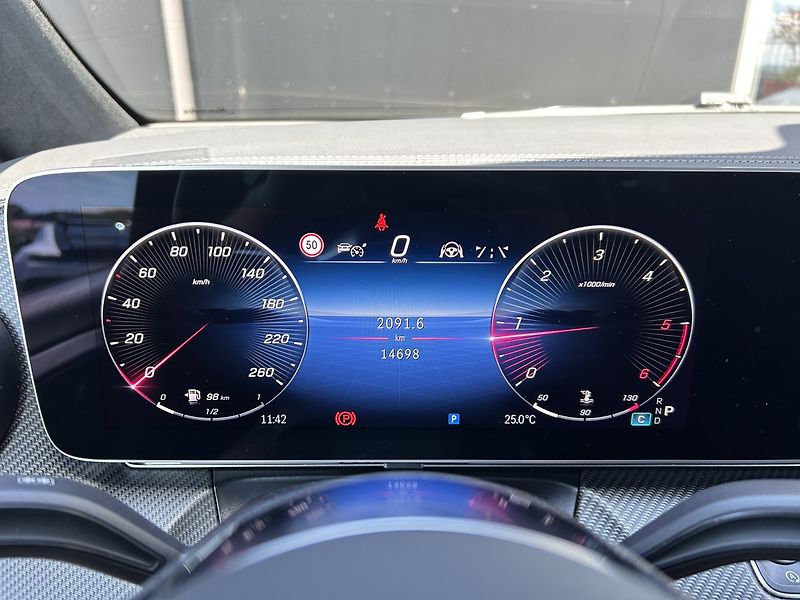 Mercedes-Benz Třídy V V 300d 4MATIC EXCLUSIVE L AMG - fotka 15 z 37