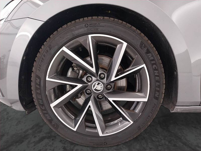 Škoda Superb (2023) Sportline 2.0 TDI - fotka 15 z 23