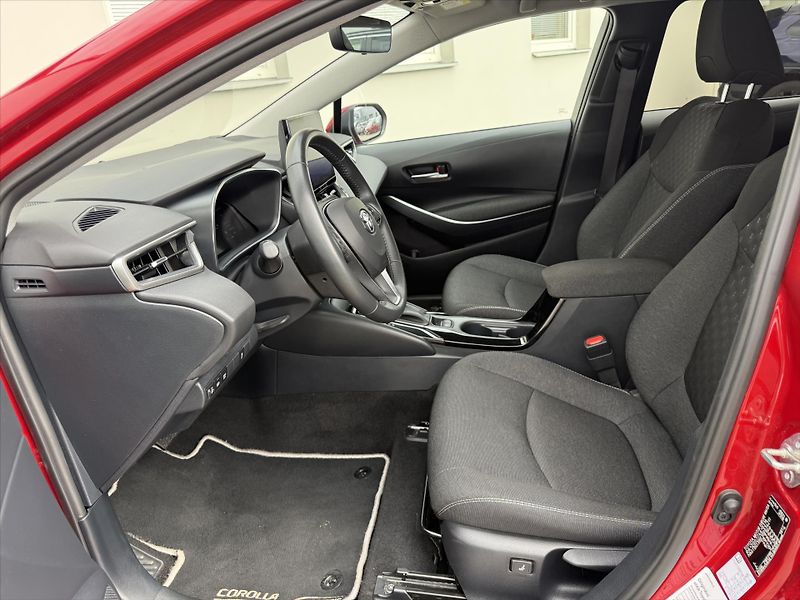 Toyota Corolla 1,8 Style, Hybrid - fotka 9 z 19
