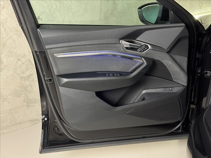 Audi e-tron S 370 Digital LED Záruka - fotka 22 z 50