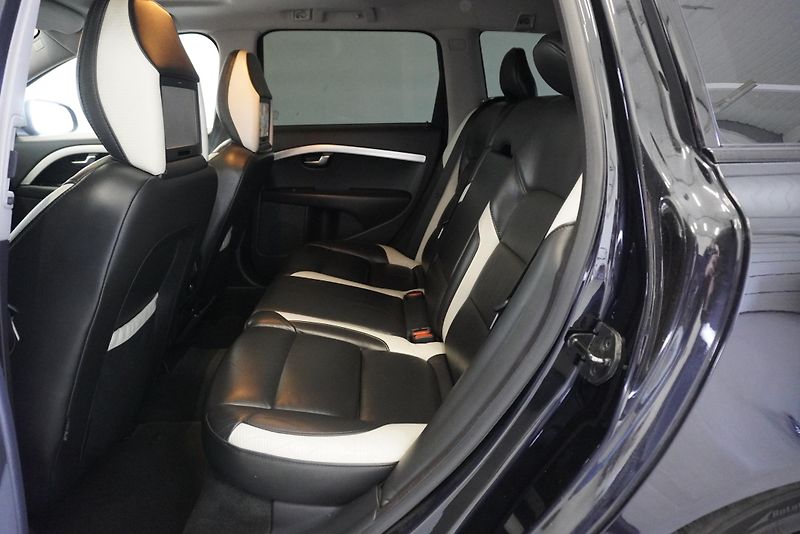 Volvo V70 T6 R-DESIGN 4WD AUT. - fotka 21 z 28