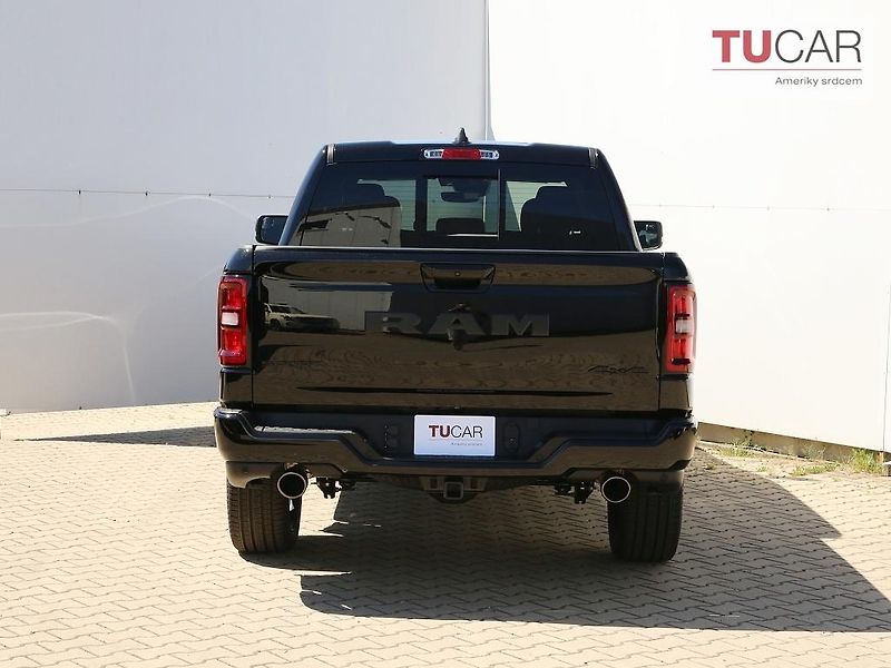 Dodge RAM (2026) 1500 Laramie 5.7 V8 HEMI 2026 - fotka 6 z 41