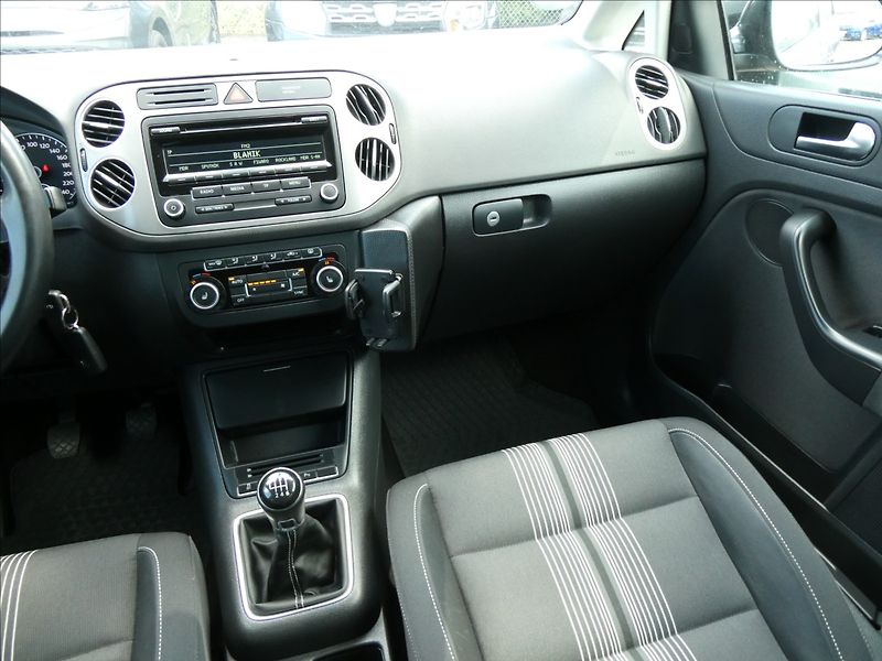 Volkswagen Golf Plus 1,2 TSi 77kW Match, auto klima - fotka 27 z 51