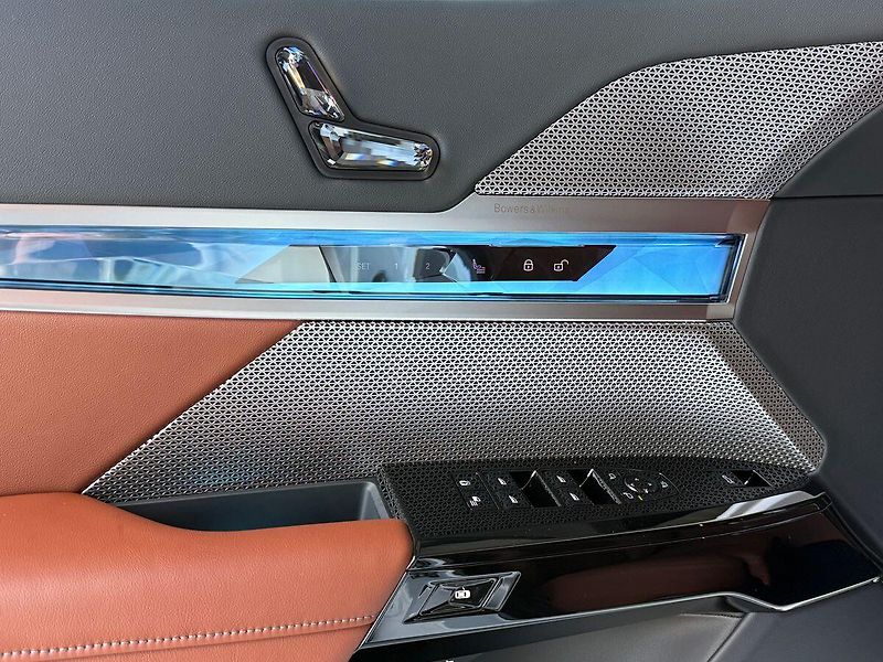 BMW Řada 7 40d xDrive,Masáž,Nezávislé,360 - fotka 17 z 35