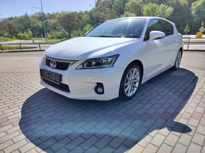 Lexus CT 200h plný servis v Lexusu  - fotka 3 z 32