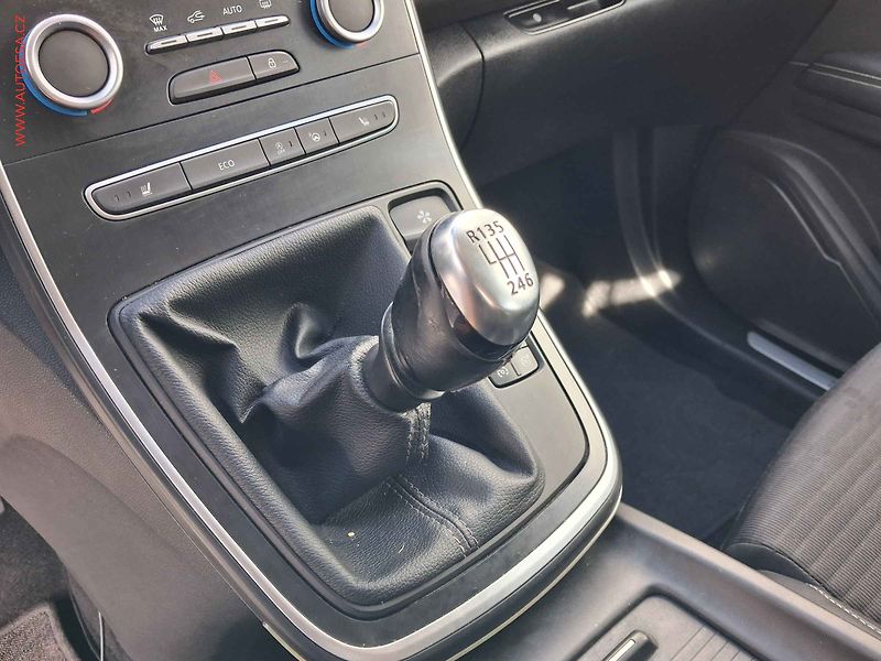 Renault Scénic (2016) 1.2 TCe, Intense, navi - fotka 14 z 17