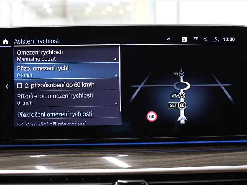 BMW Řada 5 530e xDrive Luxury Pano.ČR   2 - fotka 14 z 28