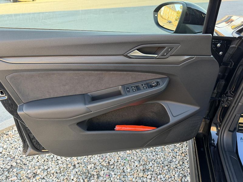Volkswagen Golf GTD 2,0 TDi/147kW - DSG,Matrix - fotka 9 z 85