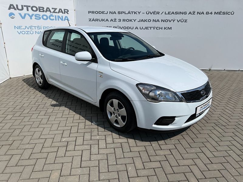 Kia Ceed (2012) 1.4CVVT ČR+1.majitel!! Tažné! - fotka 3 z 19