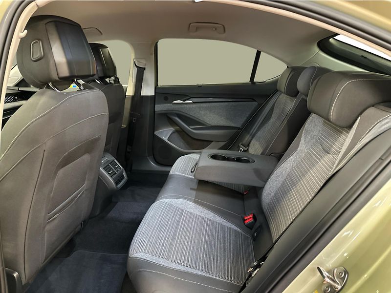 Škoda Superb (2024) 1.5 eTSI DSG Selection, Tažné - fotka 12 z 24