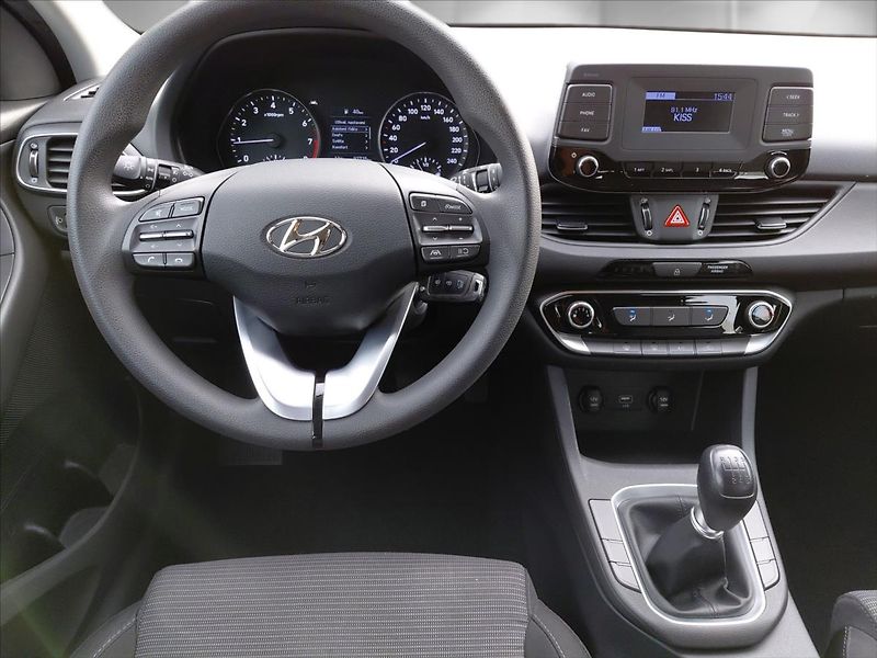 Hyundai i30 1,5   1.5 Start Plus - fotka 14 z 22