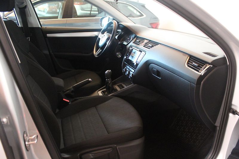 Škoda Octavia (2016) 1.6 TDI 81kw klima ČR - fotka 14 z 22