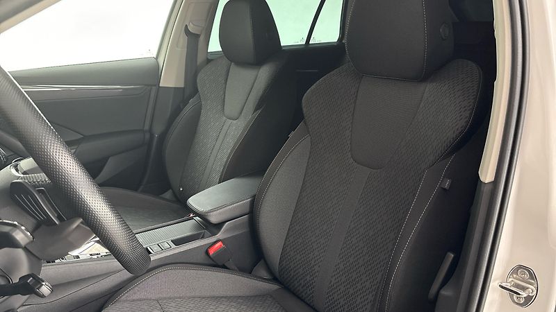 Škoda Octavia 2.0 TDI DSG Style Combi - fotka 15 z 25