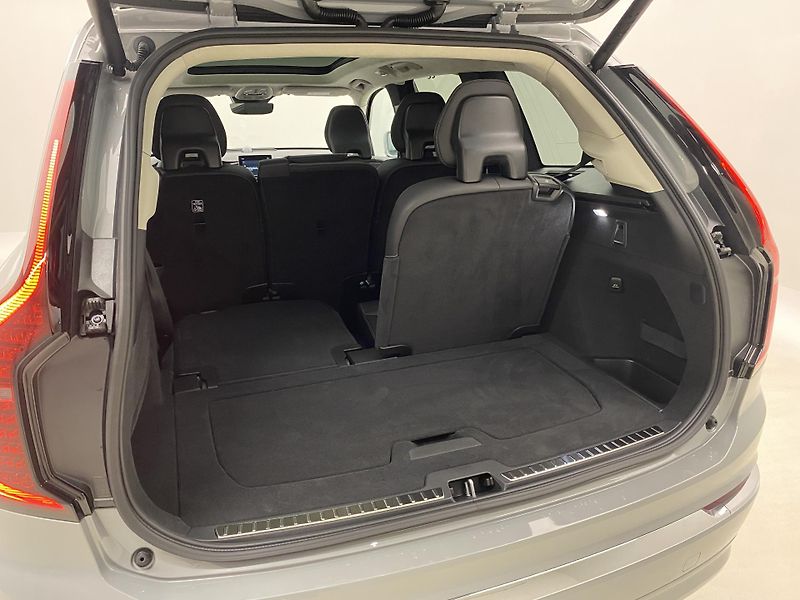 Volvo XC90 (2026) T8 AWD Plug-in BRIGHT ULTRA - fotka 23 z 75
