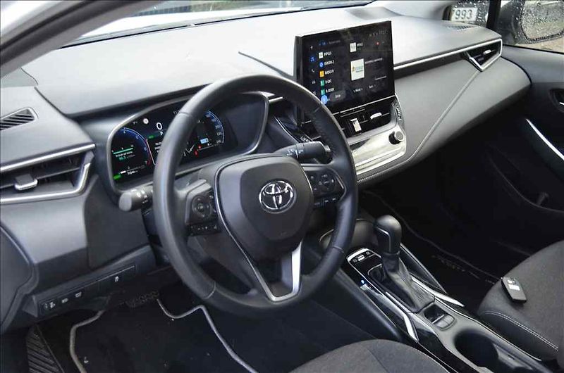 Toyota Corolla (2024) 1,8 HYBRID - fotka 9 z 15